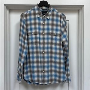 Treasure & Bond Trim Fit Plaid Flannel Long Sleeved Shirt. Men’s Large Trim Fit